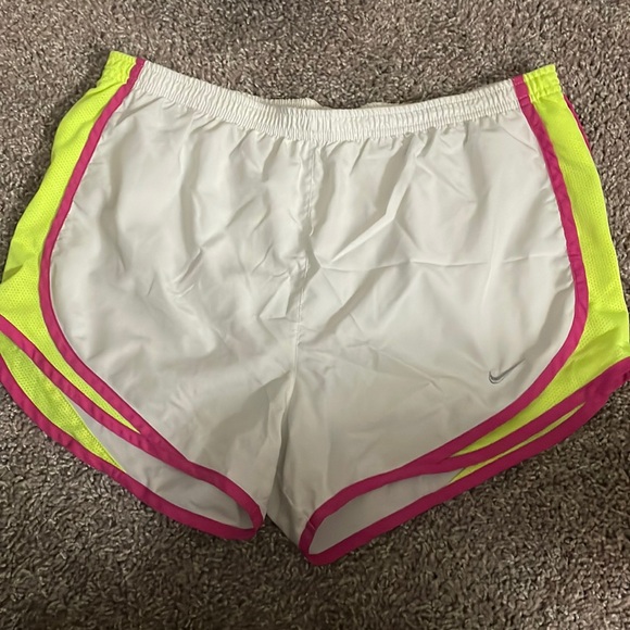 Nike shorts - Picture 1 of 2